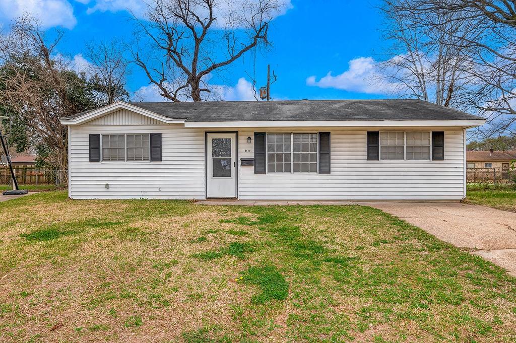 3417 Moonlake Circle
